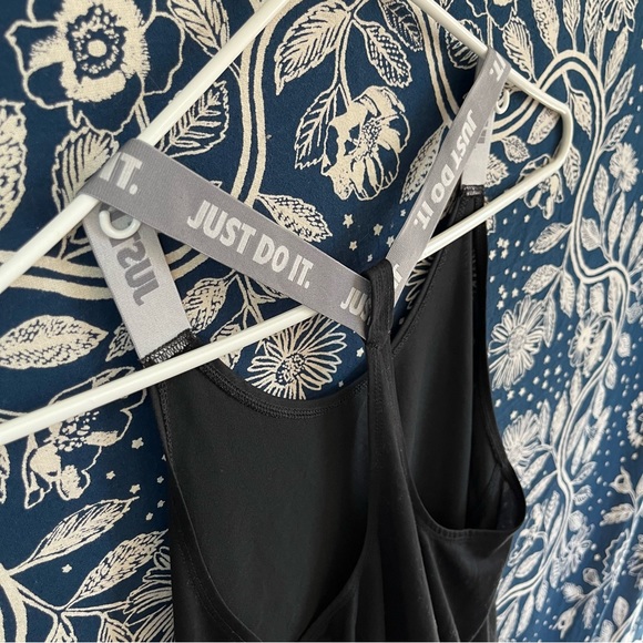 Nike Tank - Picture 5 of 5